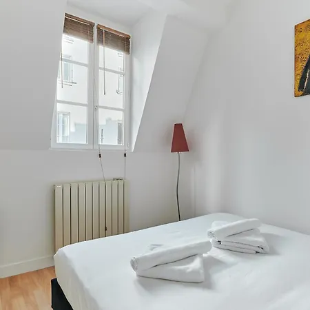 Charming 1 Bedroom Flat Coeur Du Marais By Prestige * Párizs